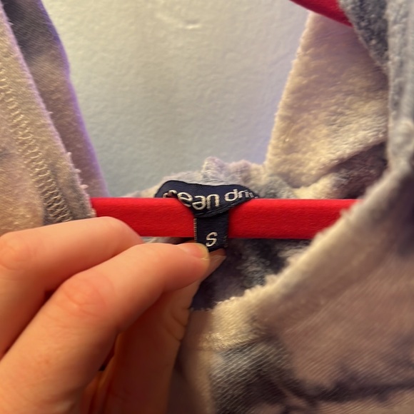 Cropped hoodie. - Picture 2 of 2